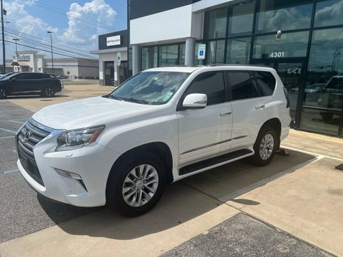 Used 2019 Lexus GX 460 AWD/4WD image 3