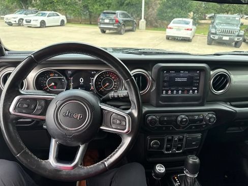 Used 2020 Jeep Wrangler Unlimited Sahara AWD/4WD image 19
