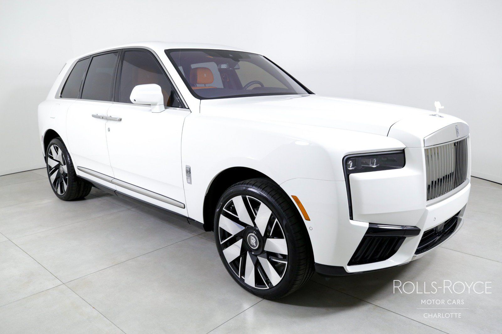 Used 2025 Rolls-Royce Cullinan AWD/4WD image 6