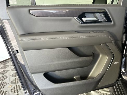 New 2026 GMC Yukon XL Elevation image 28