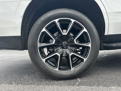 Used 2024 Chevrolet Tahoe RST w/ Luxury Package RWD image 18