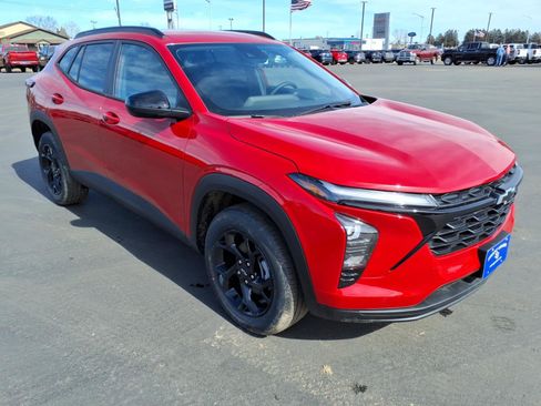 New 2026 Chevrolet Trax LT image 8