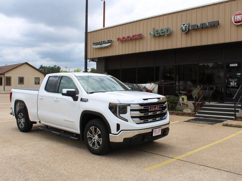 Used 2026 GMC Sierra 1500 SLE RWD image 4