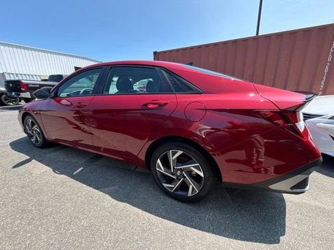 Used 2025 Hyundai Elantra Sport FWD image 6