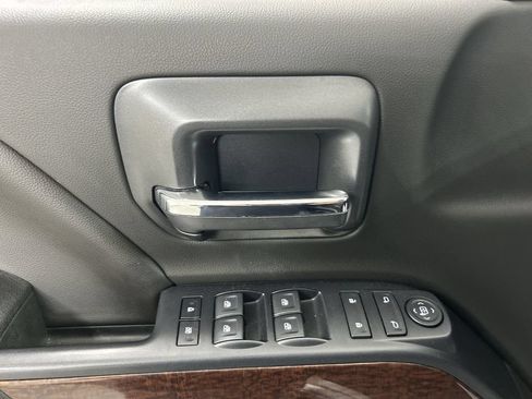 Used 2019 GMC Sierra 1500 SLE w/ Black Pack AWD/4WD image 11