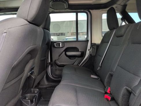 Used 2019 Jeep Wrangler Unlimited Sport S AWD/4WD image 14