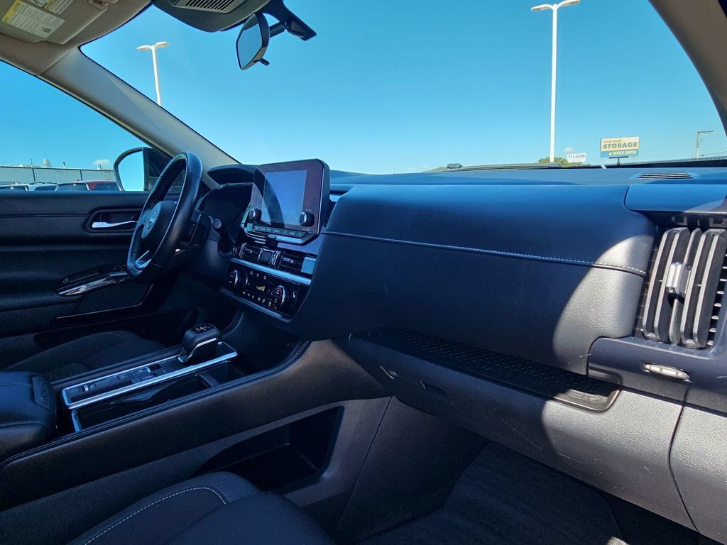 Used 2022 Nissan Pathfinder SV FWD image 29