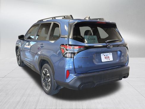 Used 2025 Subaru Forester Premium w/ Convenience Package #1 AWD/4WD image 5