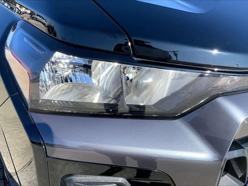 Certified 2024 Chevrolet Colorado LT w/ LT Convenience Package image 25