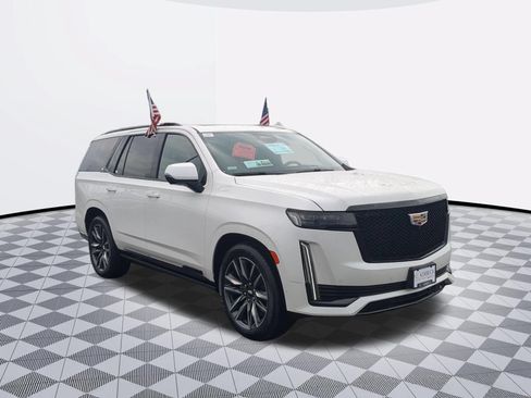 Certified 2023 Cadillac Escalade Sport Platinum AWD/4WD image 2