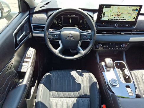 Used 2025 Mitsubishi Outlander SEL AWD/4WD image 12