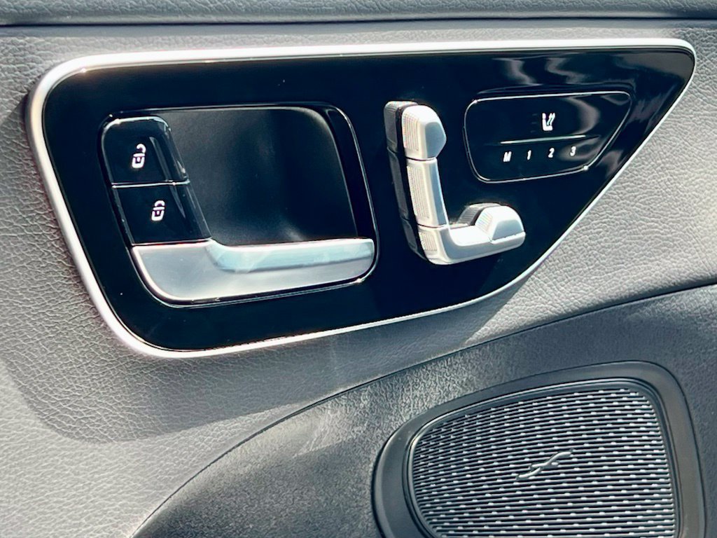 Certified 2023 Mercedes-Benz C 300 4MATIC Sedan image 31