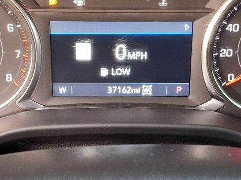 Used 2023 GMC Acadia SLE w/ Driver Convenience Package image 23