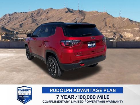 Used 2025 Jeep Compass Trailhawk AWD/4WD image 4