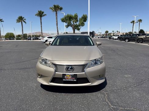 Used 2015 Lexus ES 350 w/ Premium Package FWD image 3