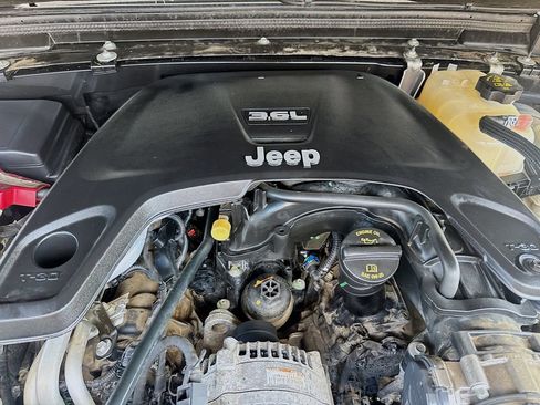 Used 2019 Jeep Wrangler Unlimited Rubicon AWD/4WD image 37