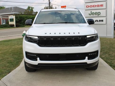 Used 2025 Jeep Wagoneer Series II w/ Premium Group I AWD/4WD image 6