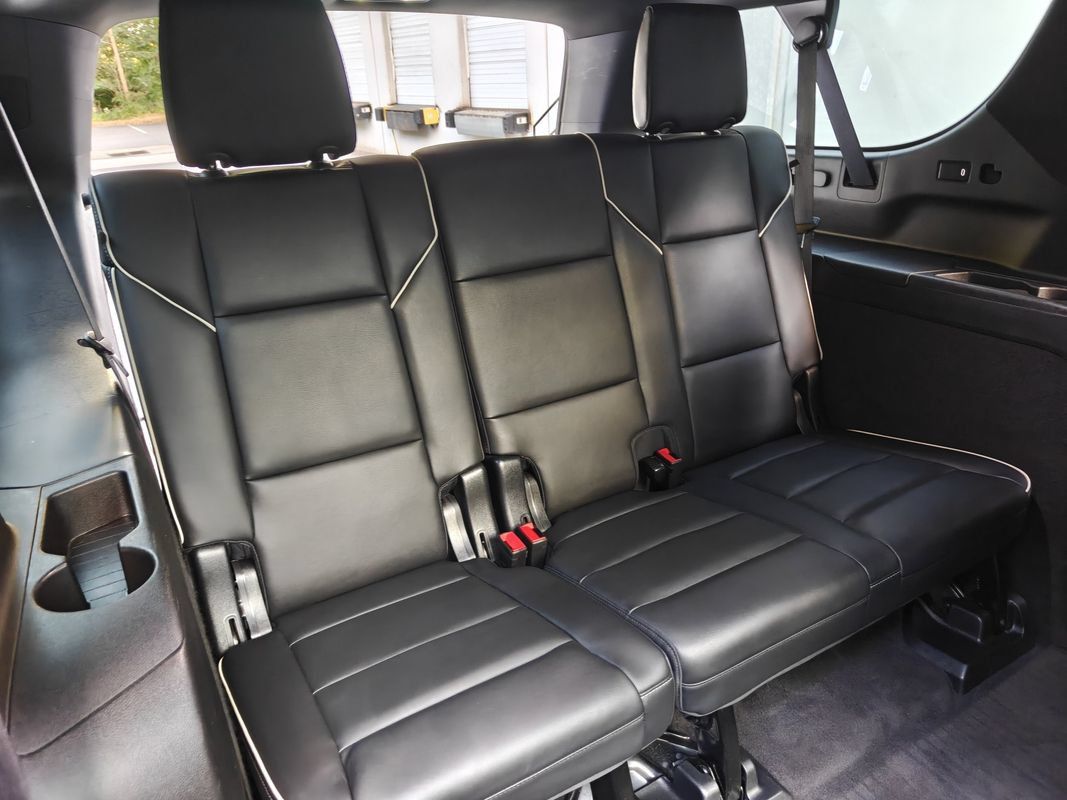 Used 2023 Cadillac Escalade ESV Premium Luxury AWD/4WD image 23