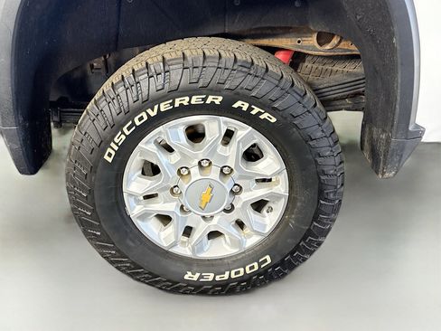 Used 2023 Chevrolet Silverado 2500 LT w/ Convenience Package image 36