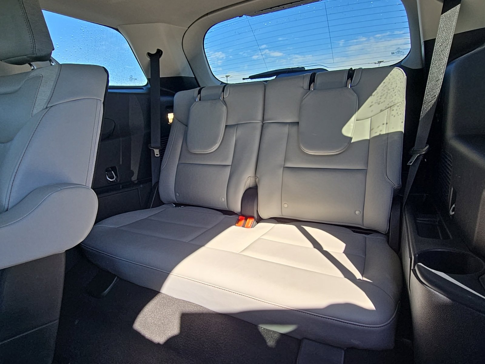 Used 2025 Ford Explorer Active w/ Active Comfort Package AWD/4WD image 37