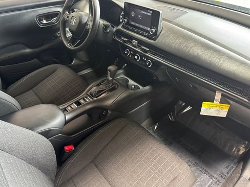 Certified 2025 Honda HR-V LX image 31