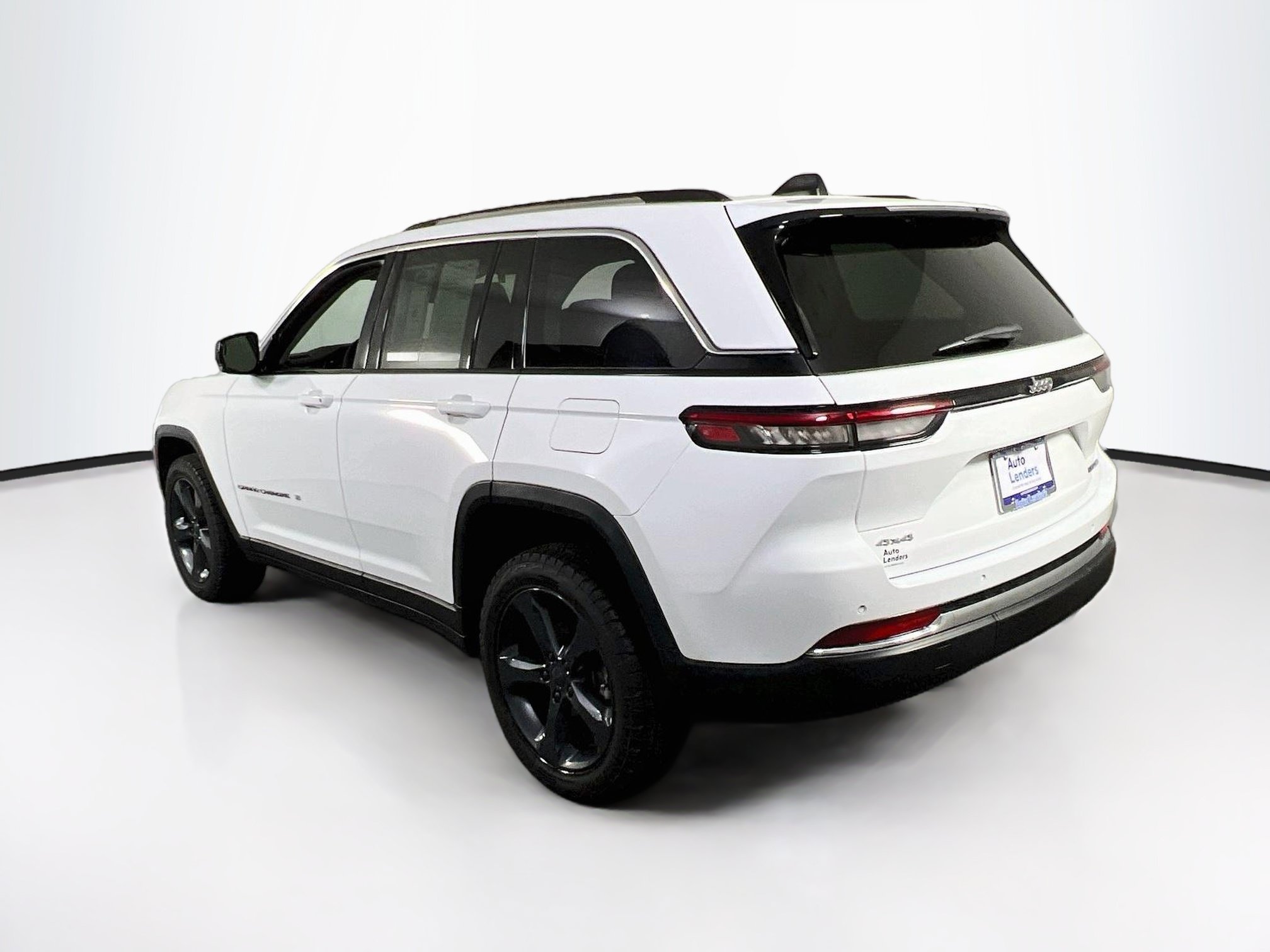 Used 2023 Jeep Grand Cherokee Limited AWD/4WD image 7