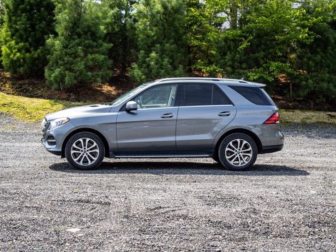 Used 2018 Mercedes-Benz GLE 550e 4MATIC image 4
