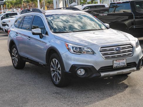 Used 2016 Subaru Outback 2.5i Limited AWD/4WD image 3