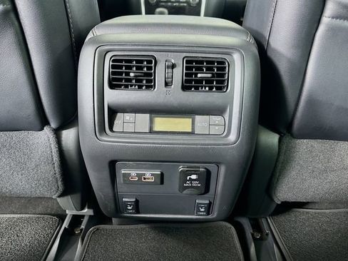 Used 2020 Nissan Pathfinder SL image 27