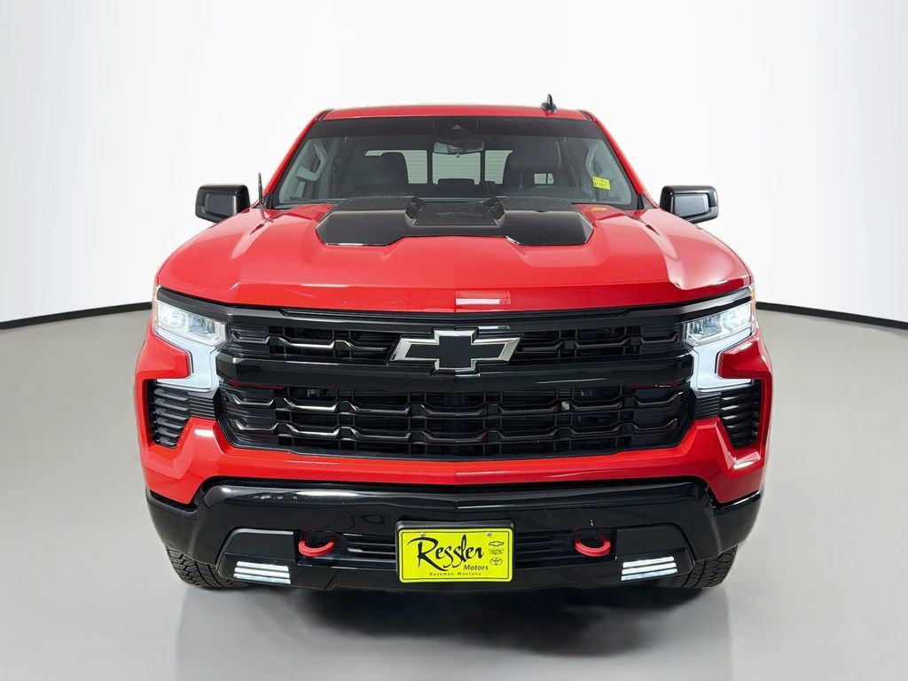 Used 2024 Chevrolet Silverado 1500 LT Trail Boss w/ Convenience Package II AWD/4WD image 2