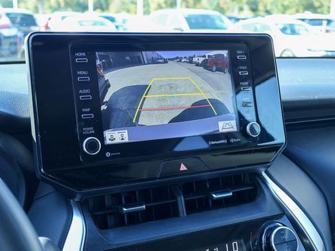 Used 2021 Toyota Venza Limited image 4