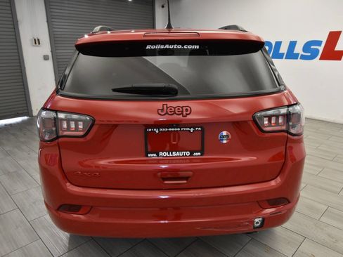 Used 2022 Jeep Compass Limited image 4