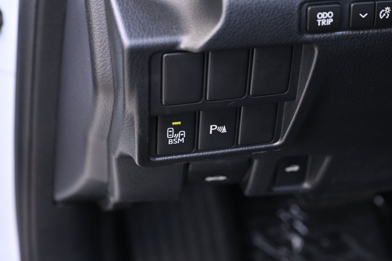 Used 2015 Lexus IS 250 w/ Premium Package RWD image 21