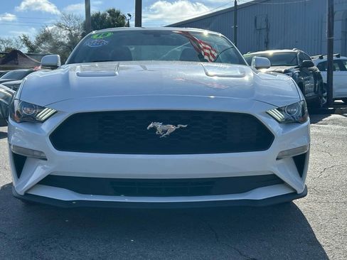 Used 2018 Ford Mustang Coupe image 4