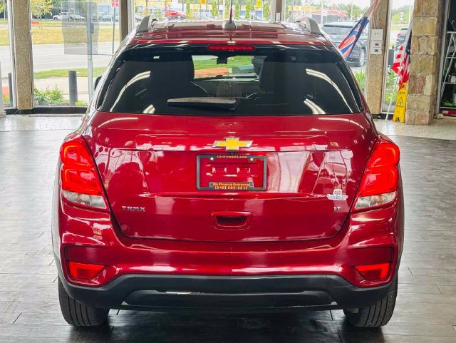 Used 2019 Chevrolet Trax LT w/ LT Convenience Package FWD image 8