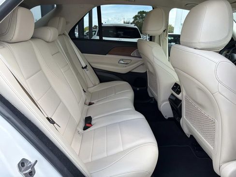 Used 2024 Mercedes-Benz GLE 350 4MATIC image 9