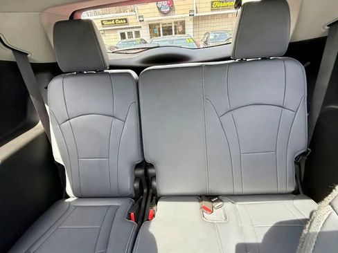 Used 2018 Buick Enclave Essence image 14