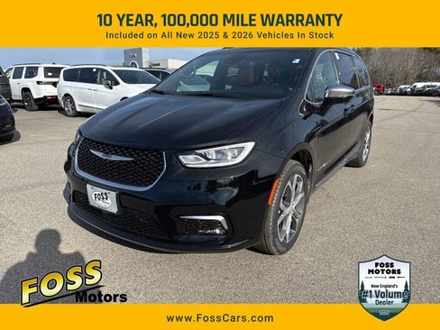 New 2026 Chrysler Pacifica Pinnacle image 1