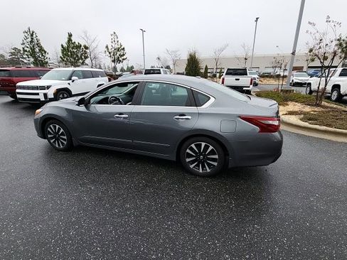 Used 2018 Nissan Altima 2.5 SV w/ 2.5 SV Technology Package image 6