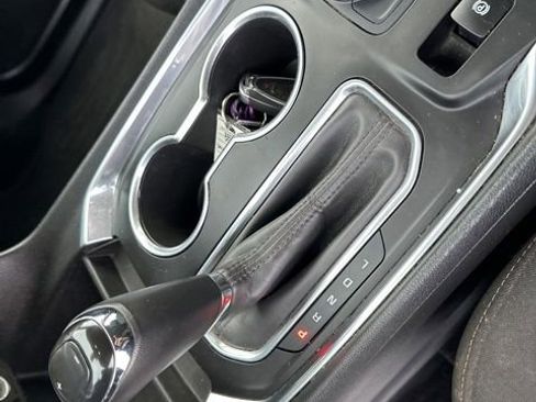 Used 2020 Chevrolet Traverse LS image 19