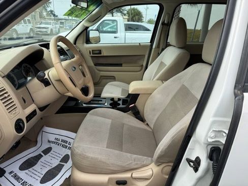 Used 2009 Ford Escape XLT image 11