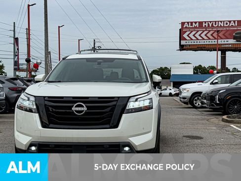 Used 2024 Nissan Pathfinder Platinum w/ Black Appearance Package FWD image 3