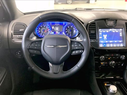 Used 2019 Chrysler 300 S w/ 300S Premium Group image 5