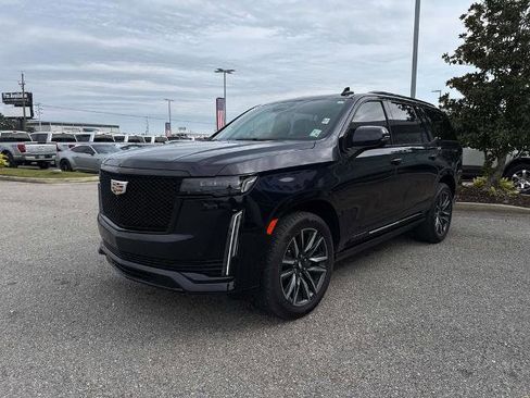 Used 2022 Cadillac Escalade Sport Platinum image 3