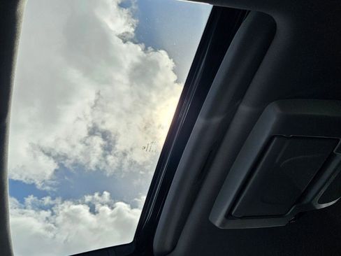 Certified 2022 Honda Pilot Touring image 7