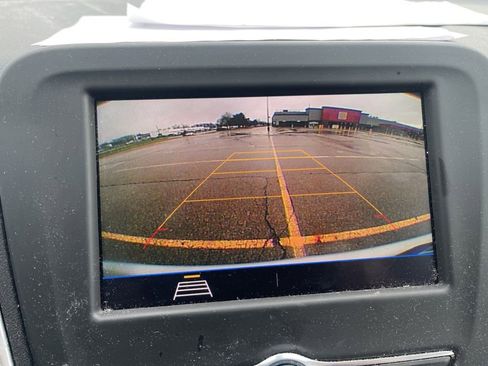 Used 2020 Chevrolet Equinox LT w/ Driver Convenience Package image 16