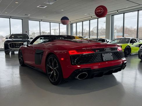 Used 2021 Audi R8 V10 w/ Premium Package image 4