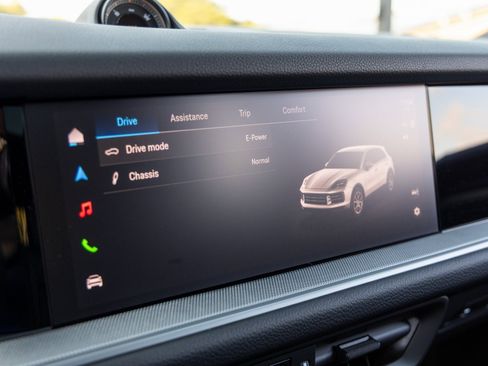 New 2025 Porsche Cayenne E-Hybrid image 34