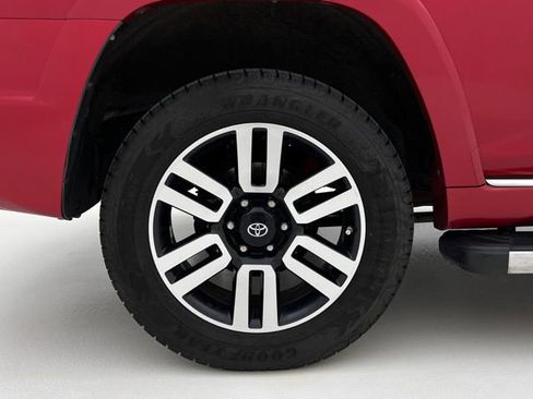 Used 2015 Toyota 4Runner Limited AWD/4WD image 29