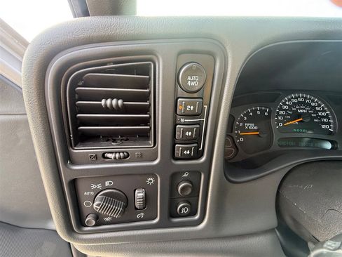 Used 2005 Chevrolet Silverado 1500 4x4 Extended Cab w/ Safe And Sound Package image 13